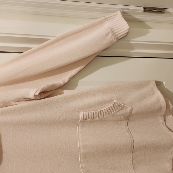 Torrid super soft pink tunic sweater longer length - Picture 5 of 5